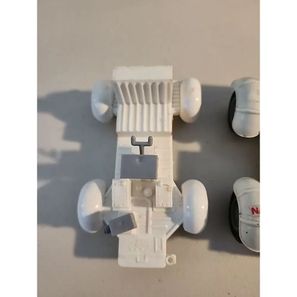 Source Unknown lot toy