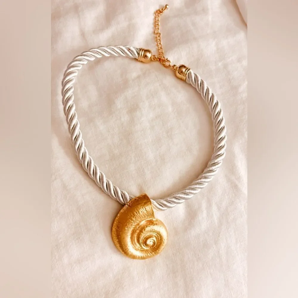 Zara seashell necklace