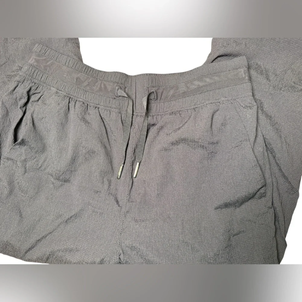 lululemon athletica these lightweight