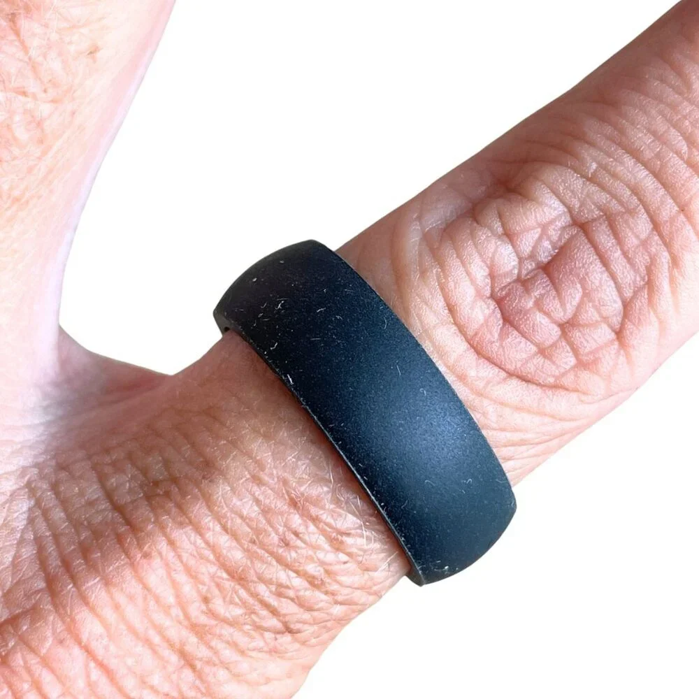 Qalo Silicone Men's Unisex Wedding Band Ring, Black -‎ Size 12