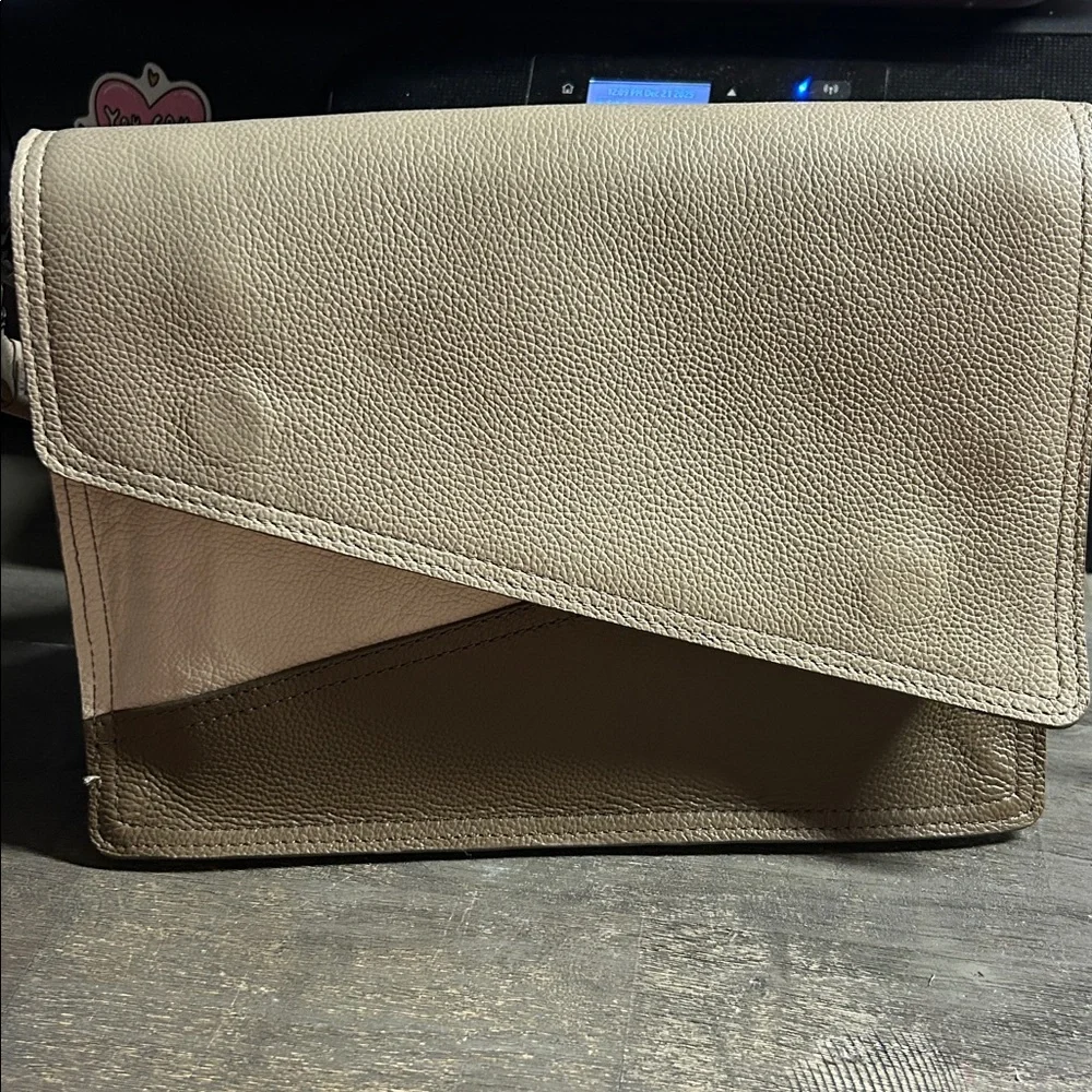 Botkier key details