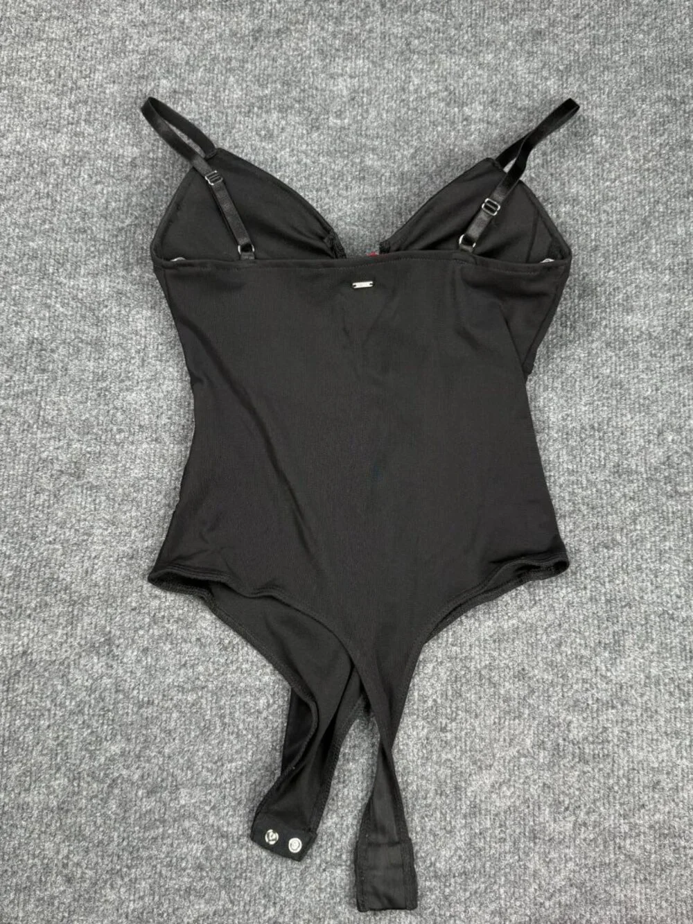 GUESS Black Bodysuit Women's Size L V-Neck Stretch Snap Bottom Q1YP03R17Z7 Lint