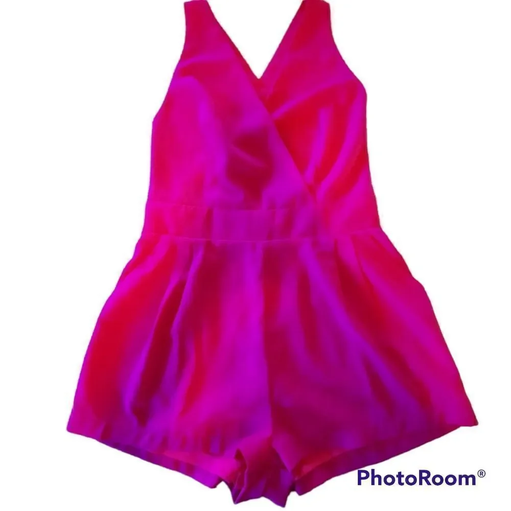 L’ATISTE BY AMY V-Neck Sleeveless Romper