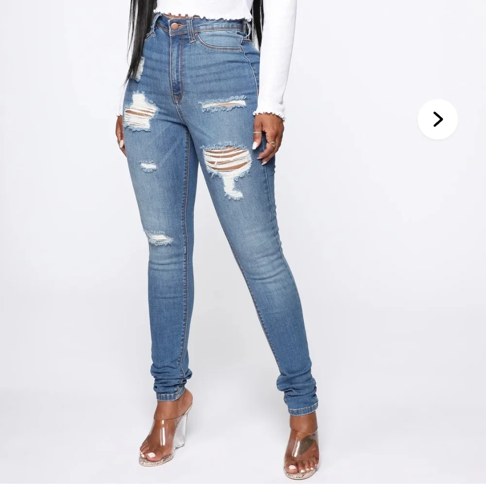 Fashion Nova Size 9 High Rise Distressed Blue Jeans Skinny Stretch 0851-x