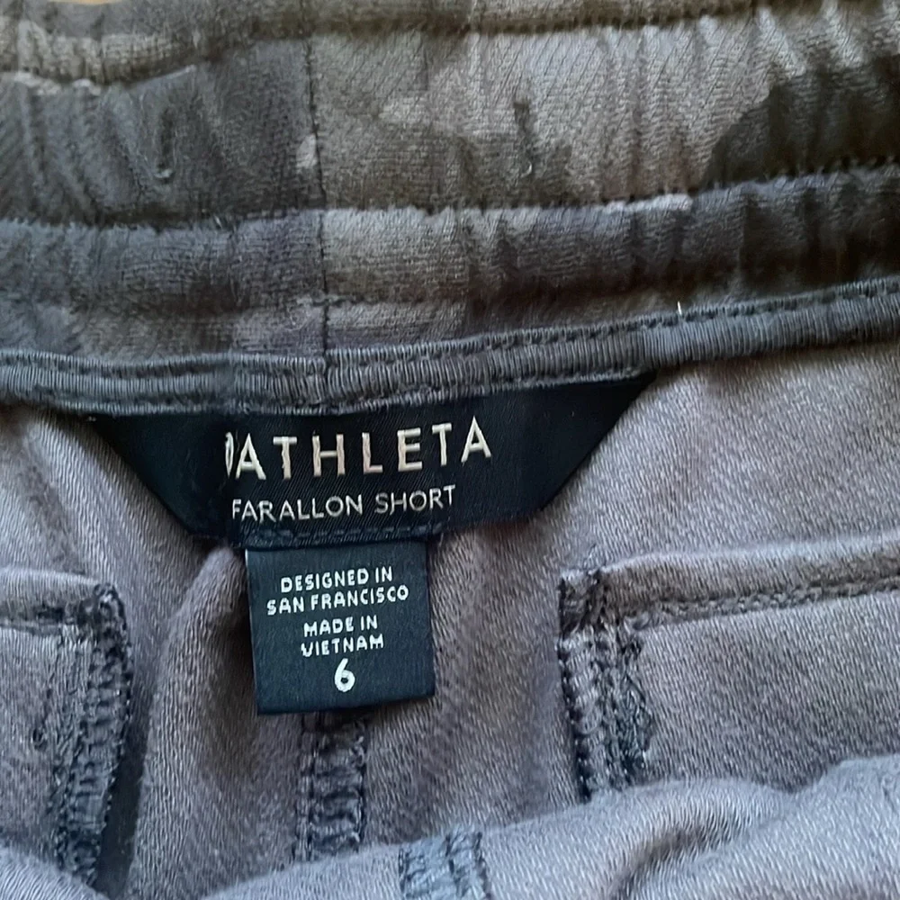 ATHLETA CAMO ELASTIC WAIST STRETCHY FARALLON SHORTS‎ SIZE 6 NWT C4