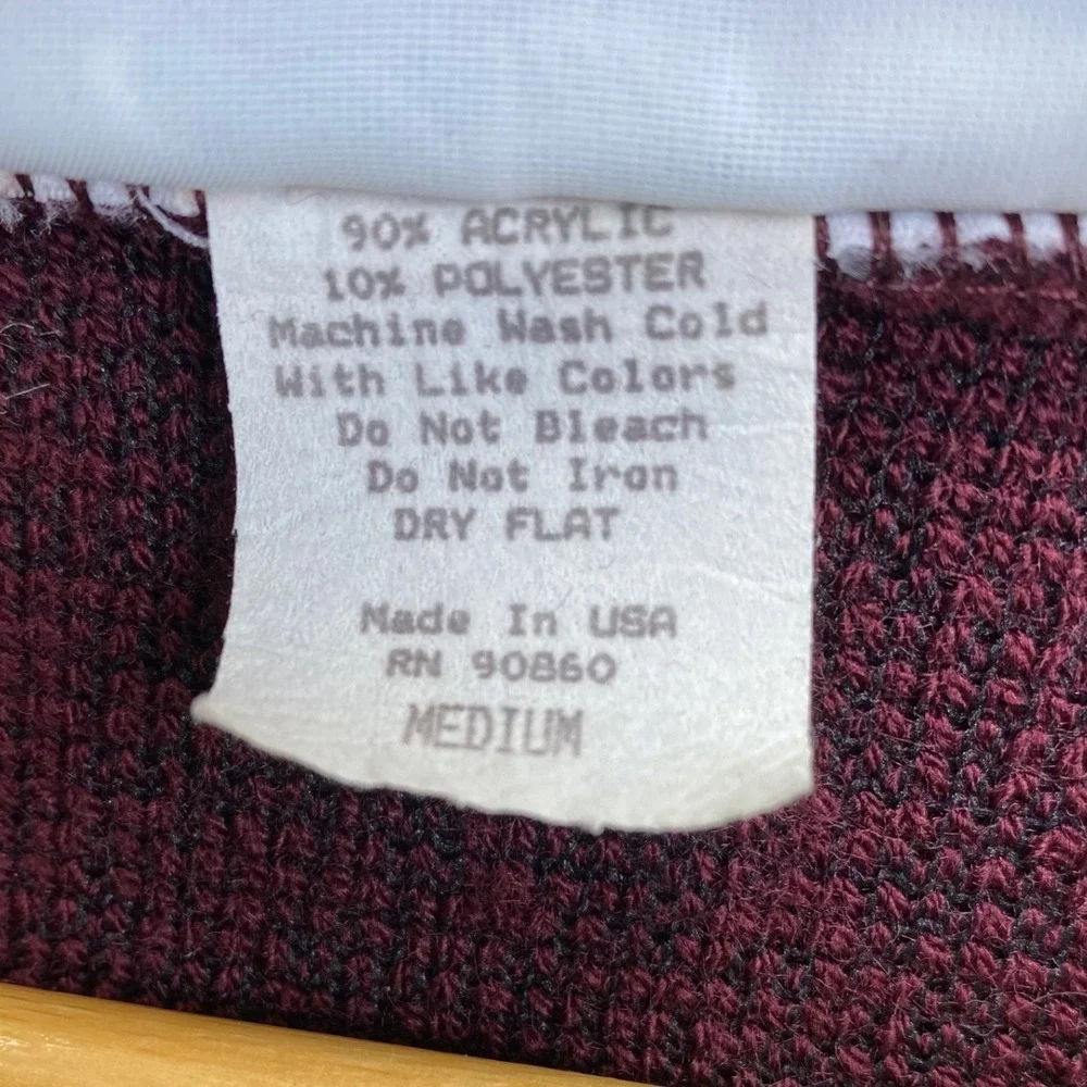 Artisans Sunschein Designs Fleece Jacket Womens Medium Burgundy Snowflake USA‎