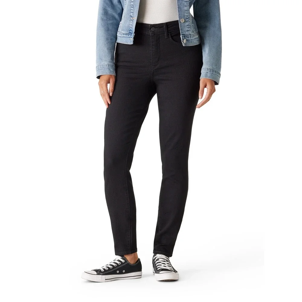 Womans Signature Levi Strauss Mid Rise skinny black jeans Size 6‎