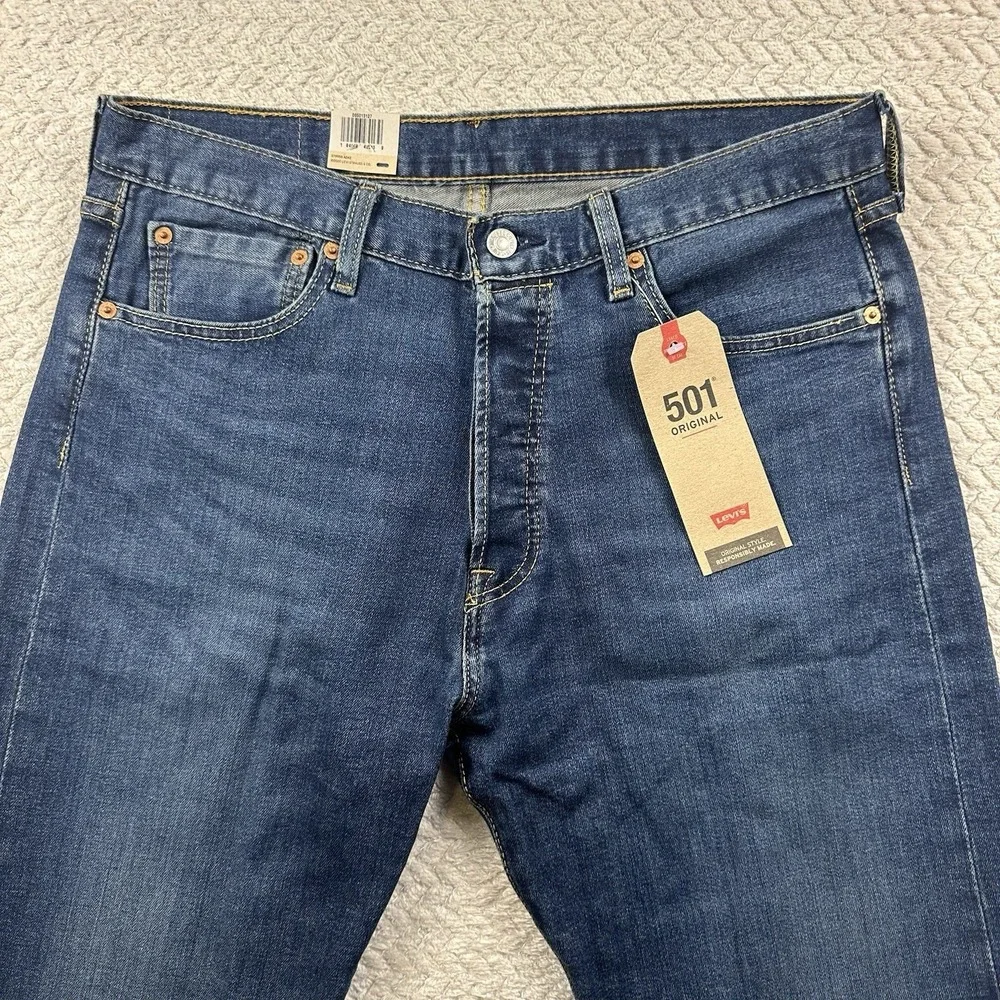 Levis measurements pictures