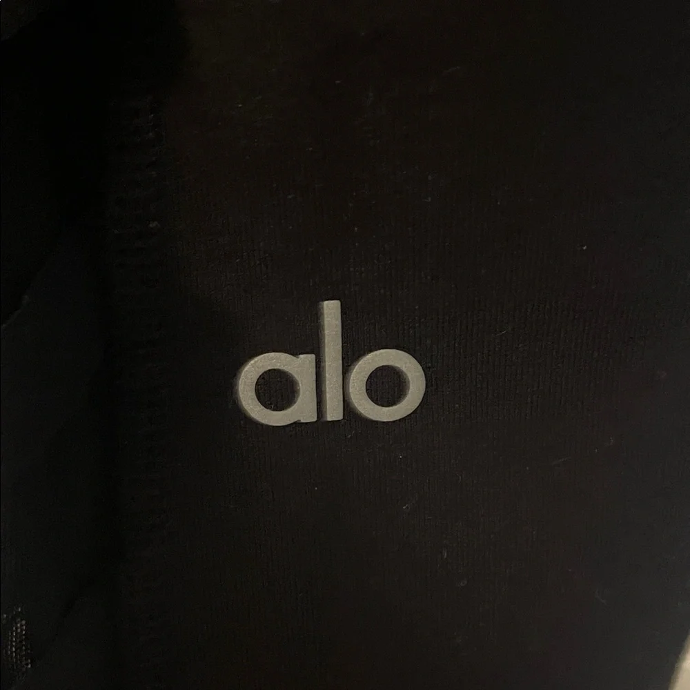 ALO Yoga euc black