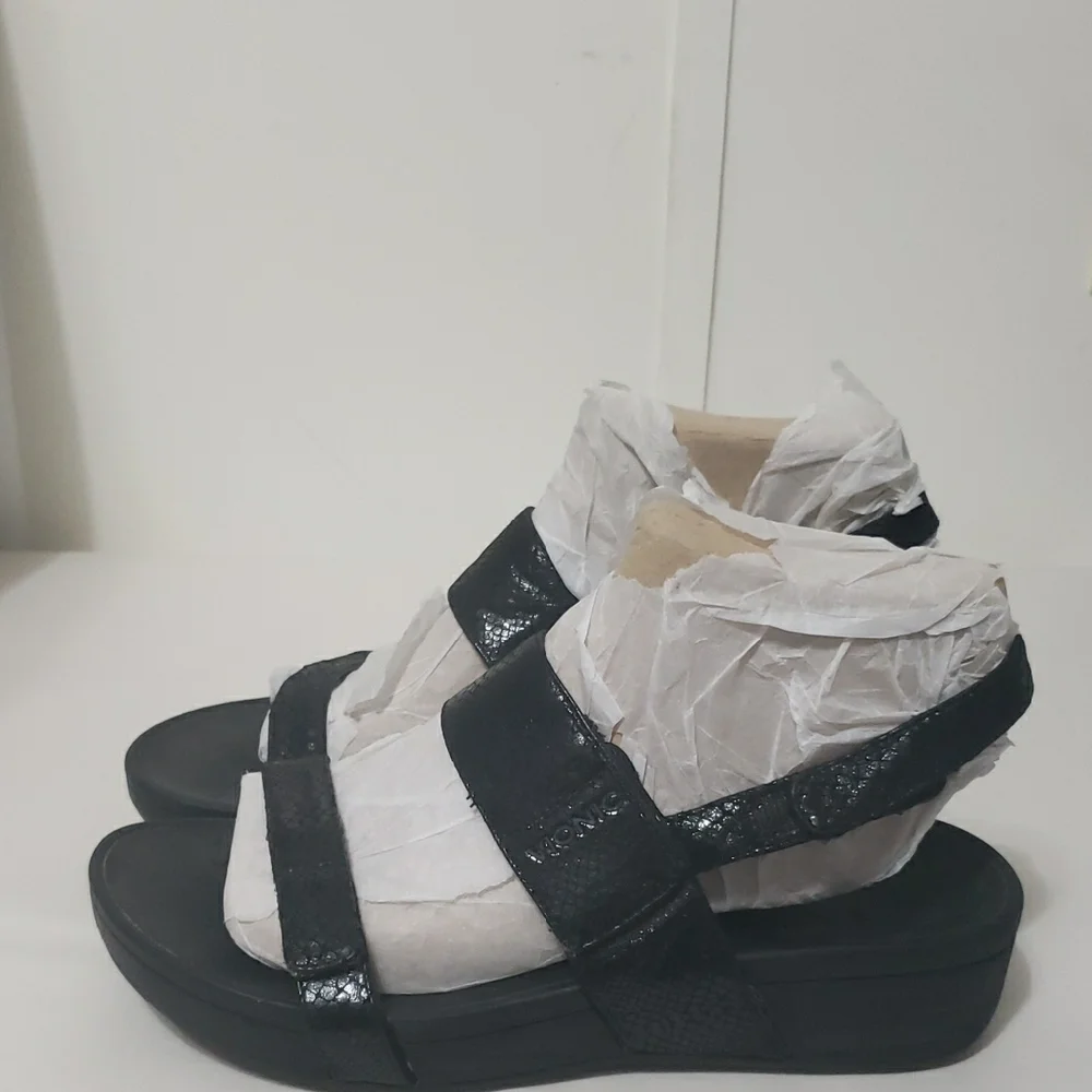 Vionic stylish black