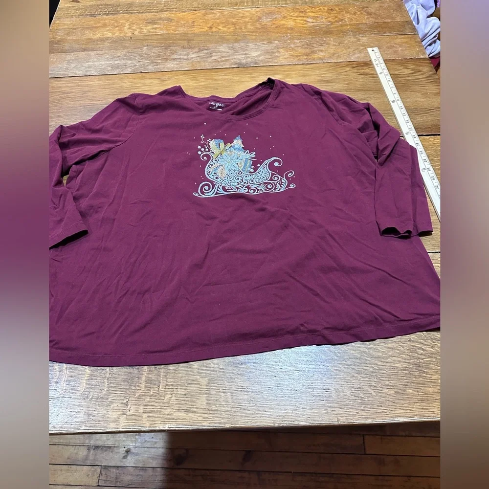 Catherine’s sz 3X sleigh holiday Santa Maroon 3/4‎ sleeve