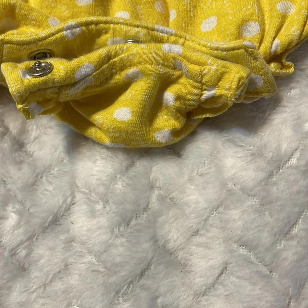 Old Navy and Carters 🌻2 baby