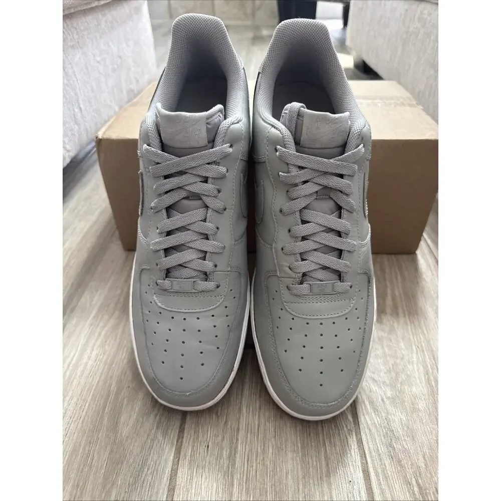 Nike step out
