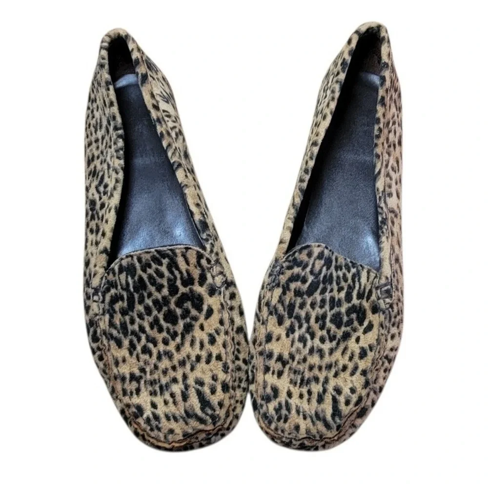 Stuart Weitzman classic driving