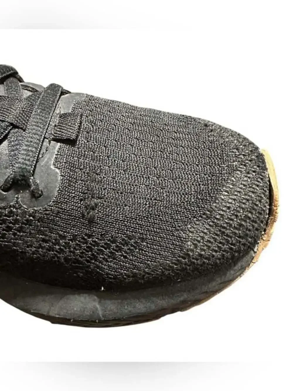 Brooks revel women