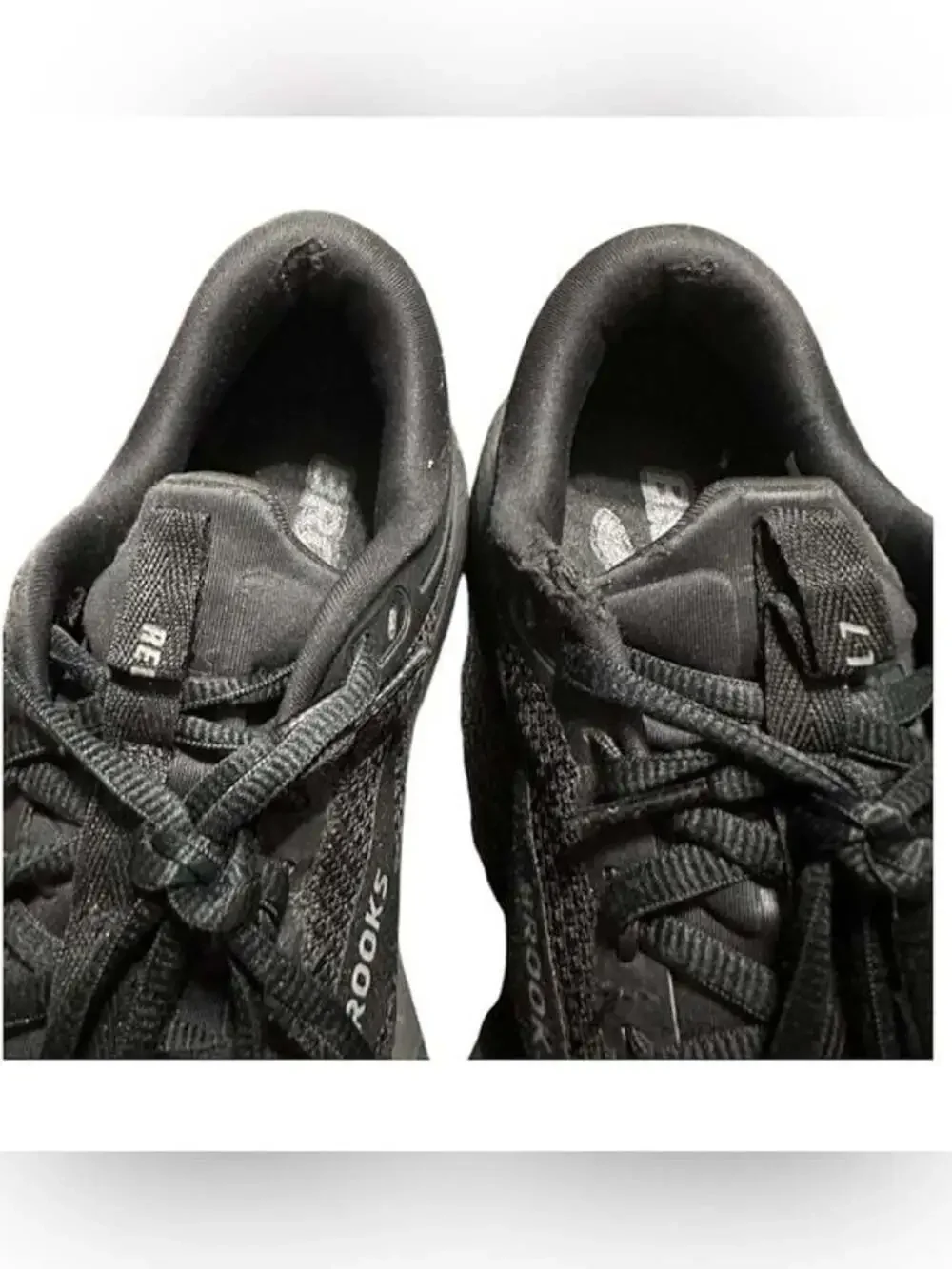 Brooks revel women