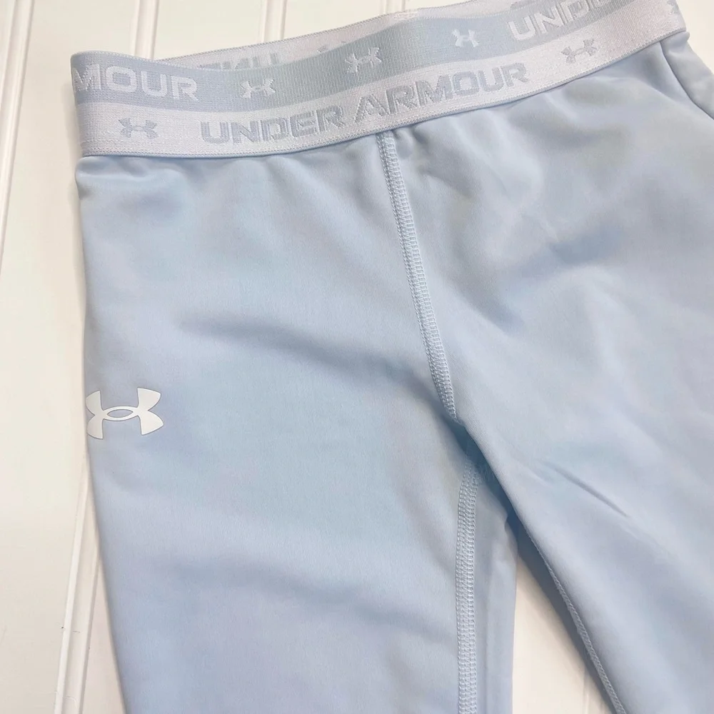 Under Armour pale feature size