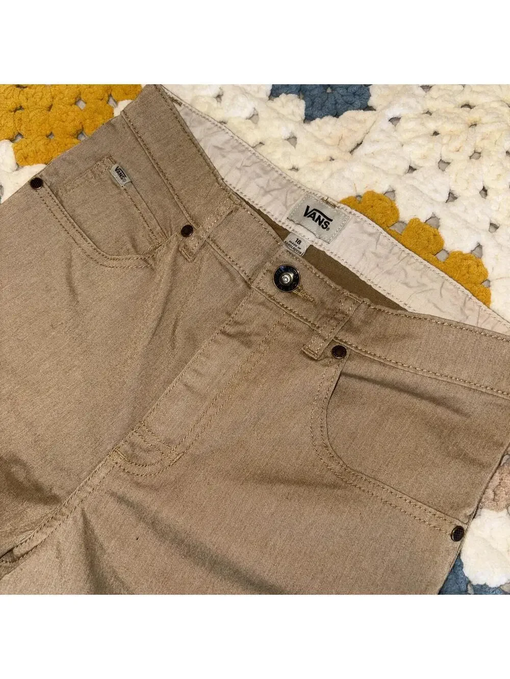 Vans “Off The Wall” Khaki Denim Shorts Summer Boys Size 18 Zip Closure
