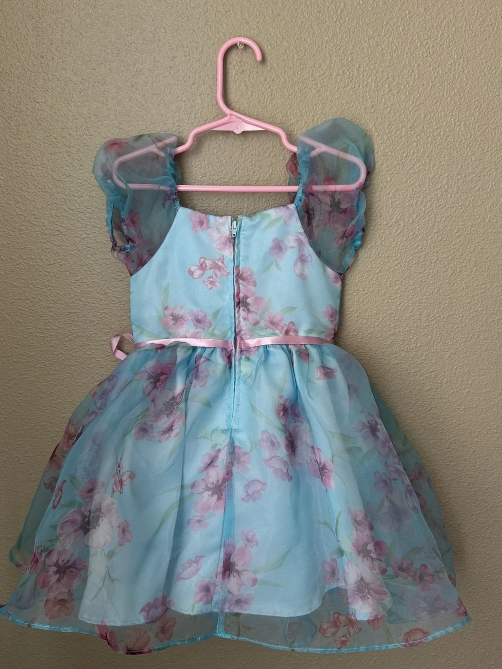 Rare Editions charming floral