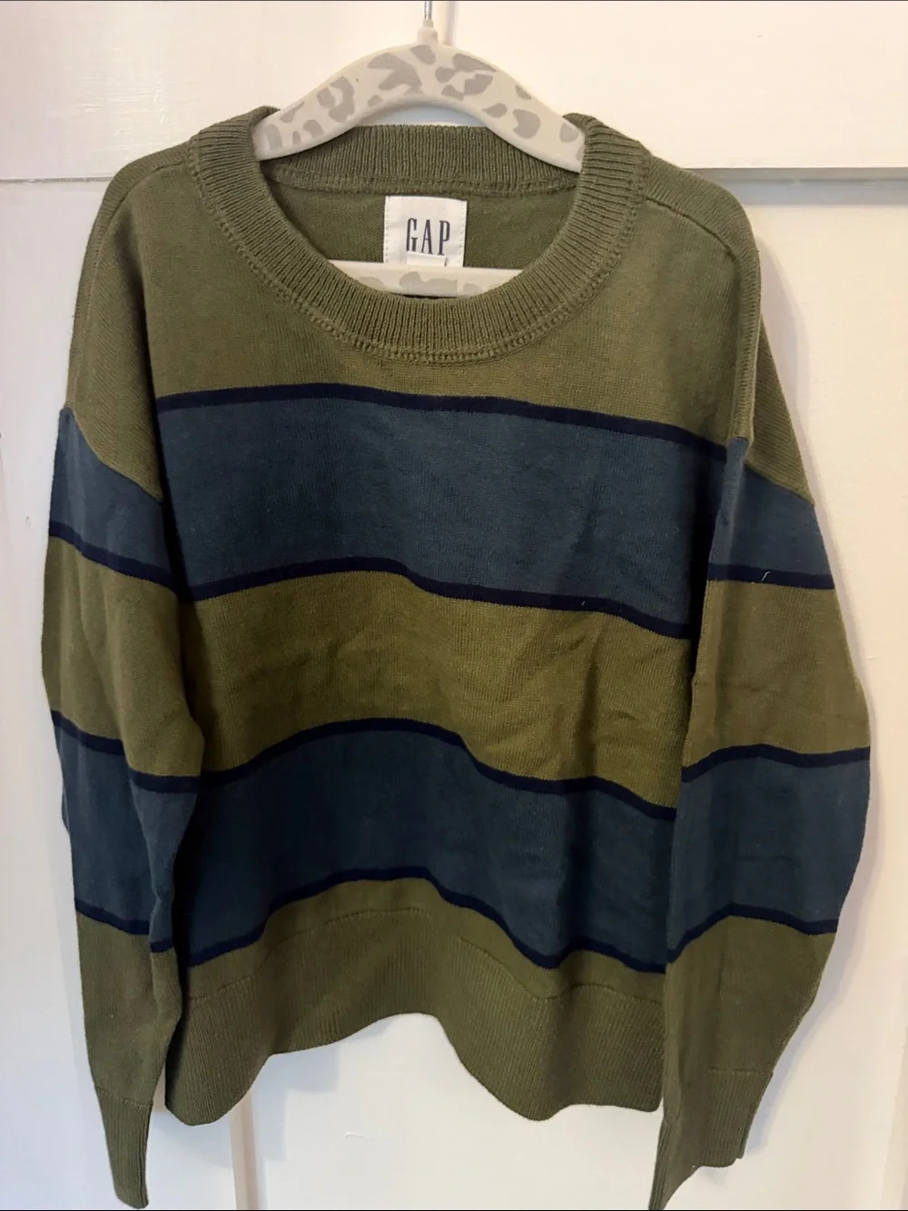 GAP crewneck sweater