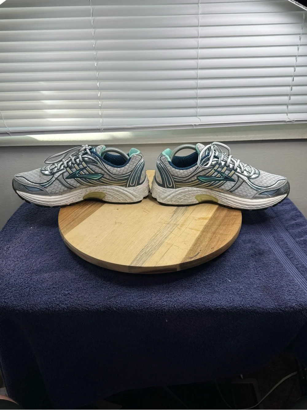 Brooks Women's trance 11 Gray Teal Athletic Running Shoes