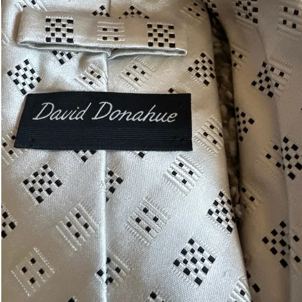 David Donahue set david