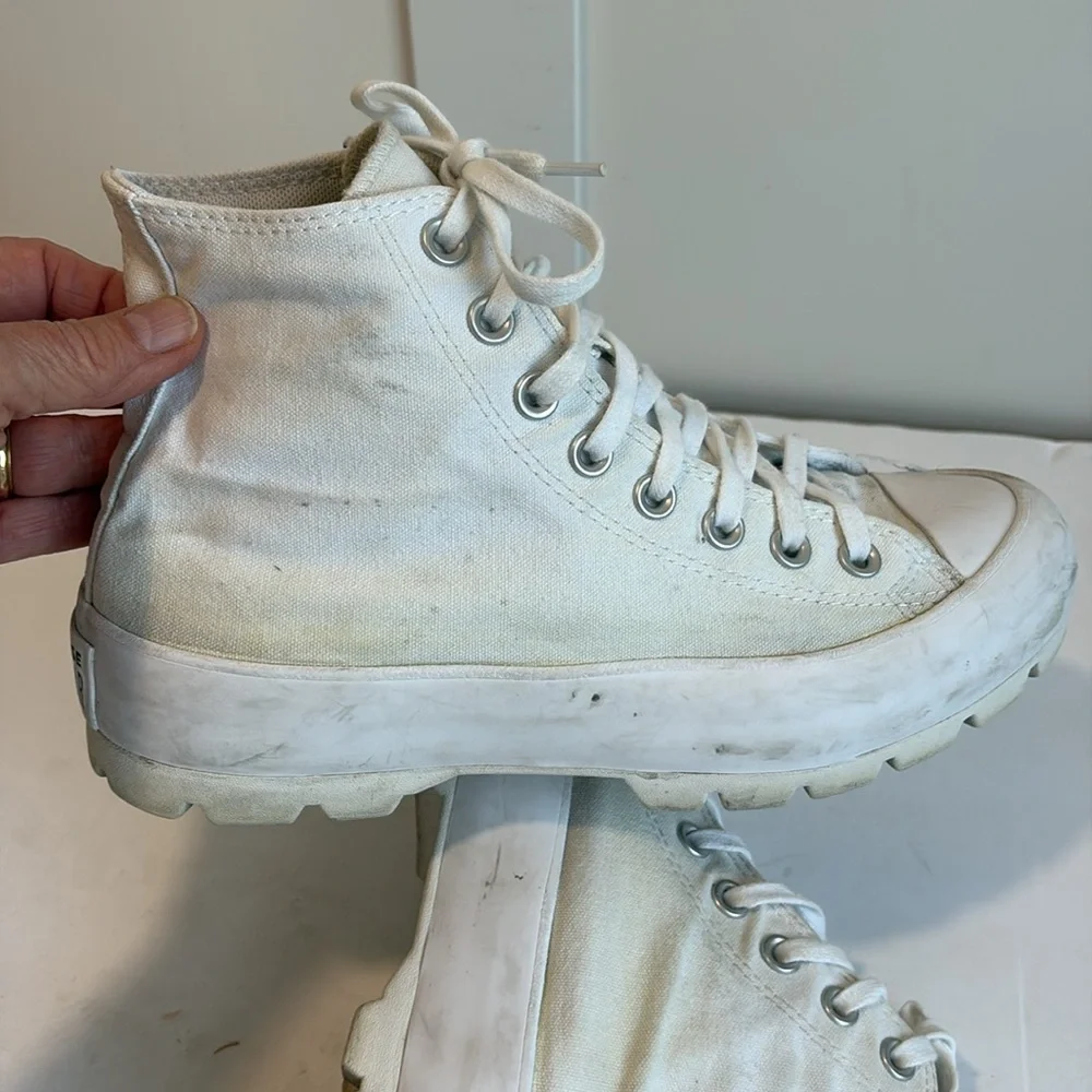Converse shoes have