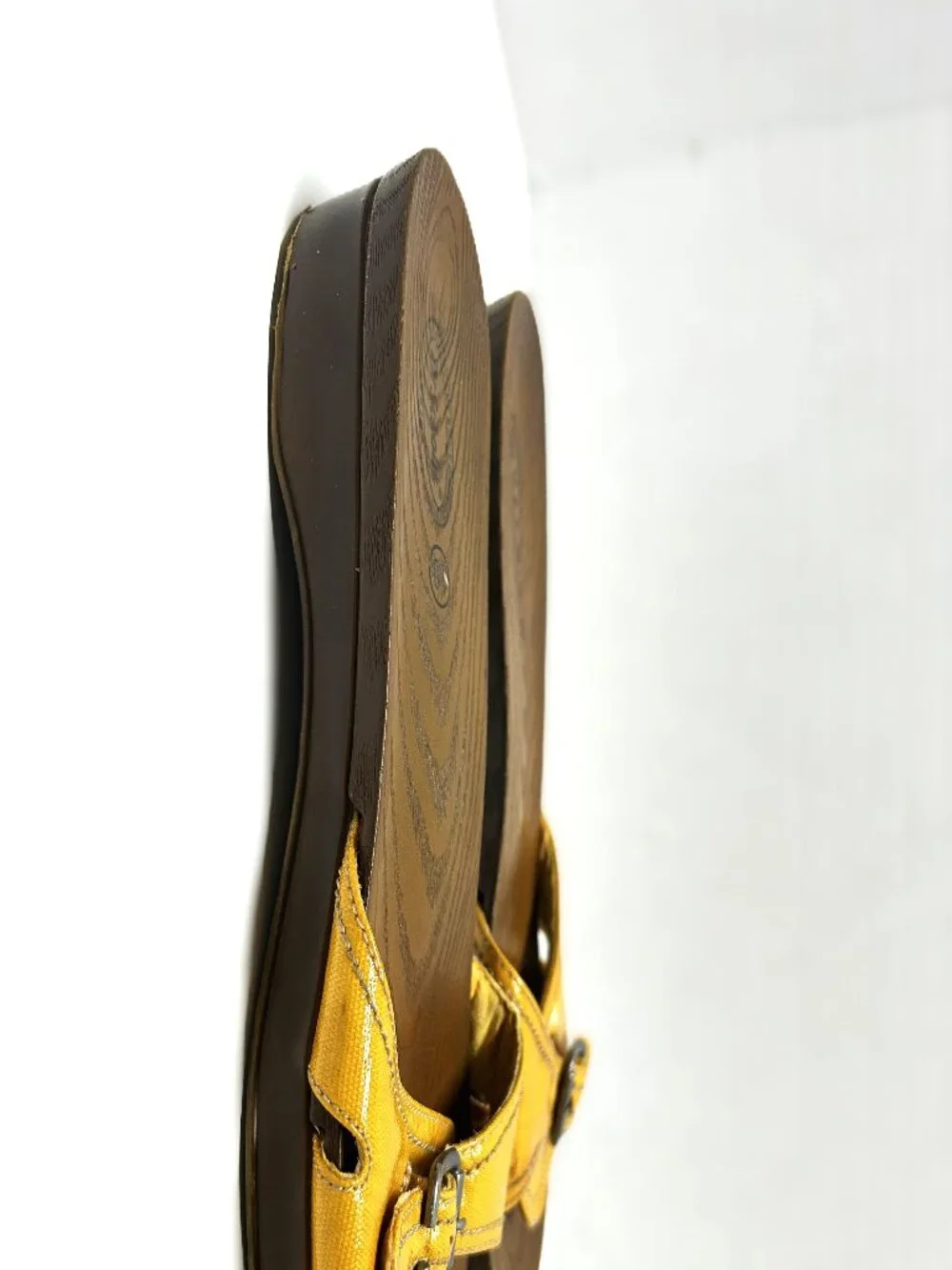 Dr. Scholls this listing