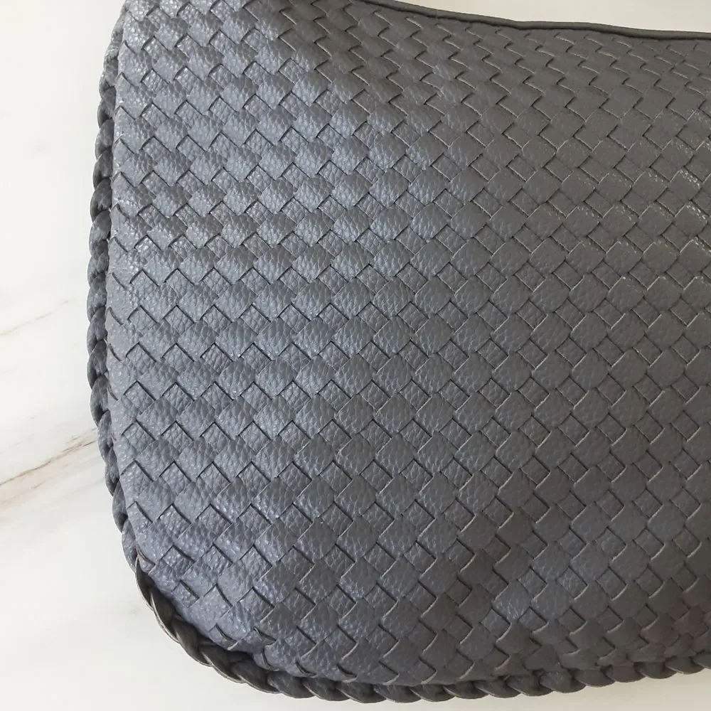 N/A spacious gray