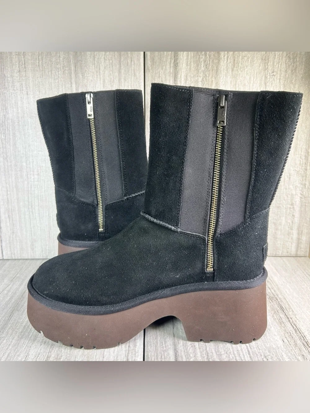 UGG new classic