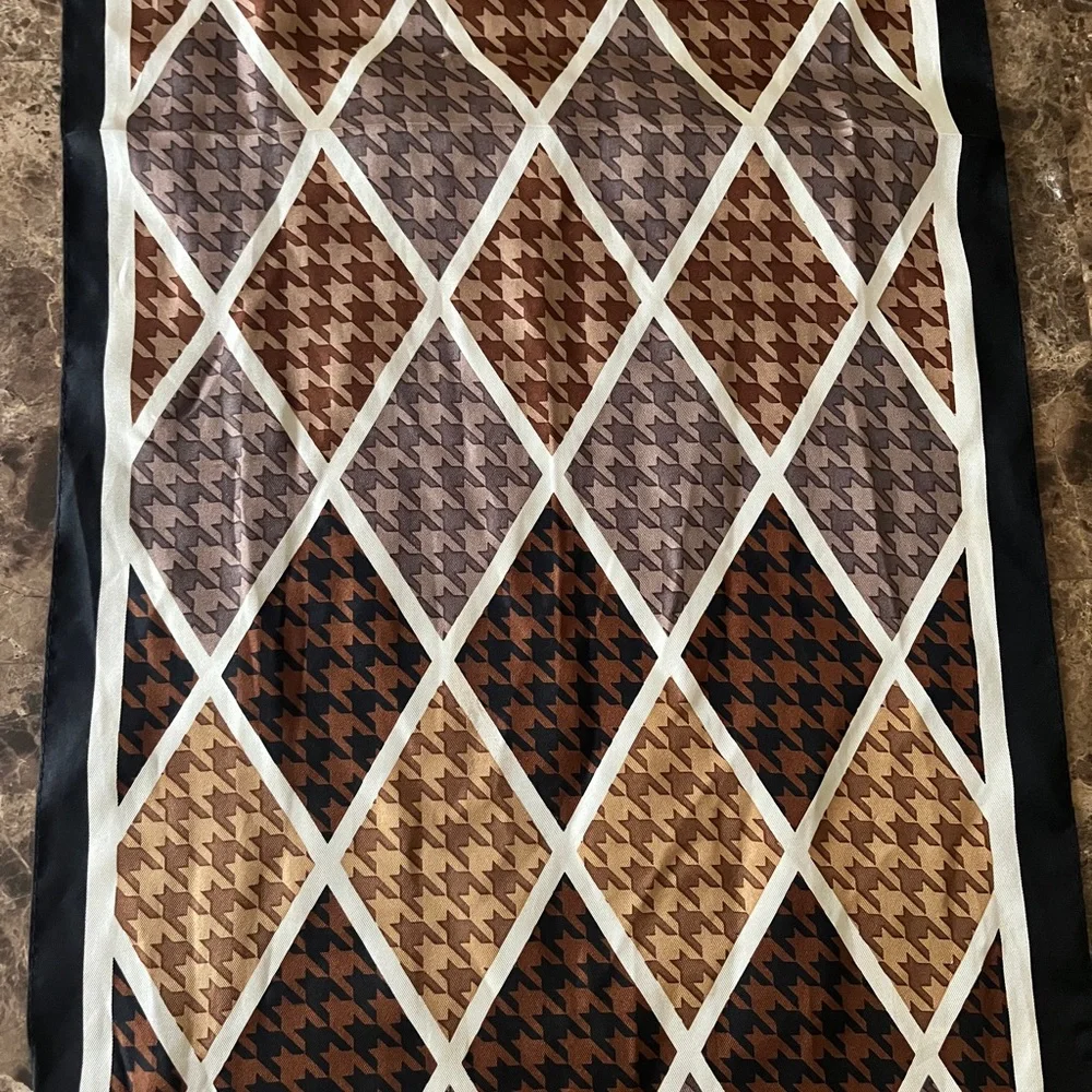 Oscar de la Renta silky rectangular