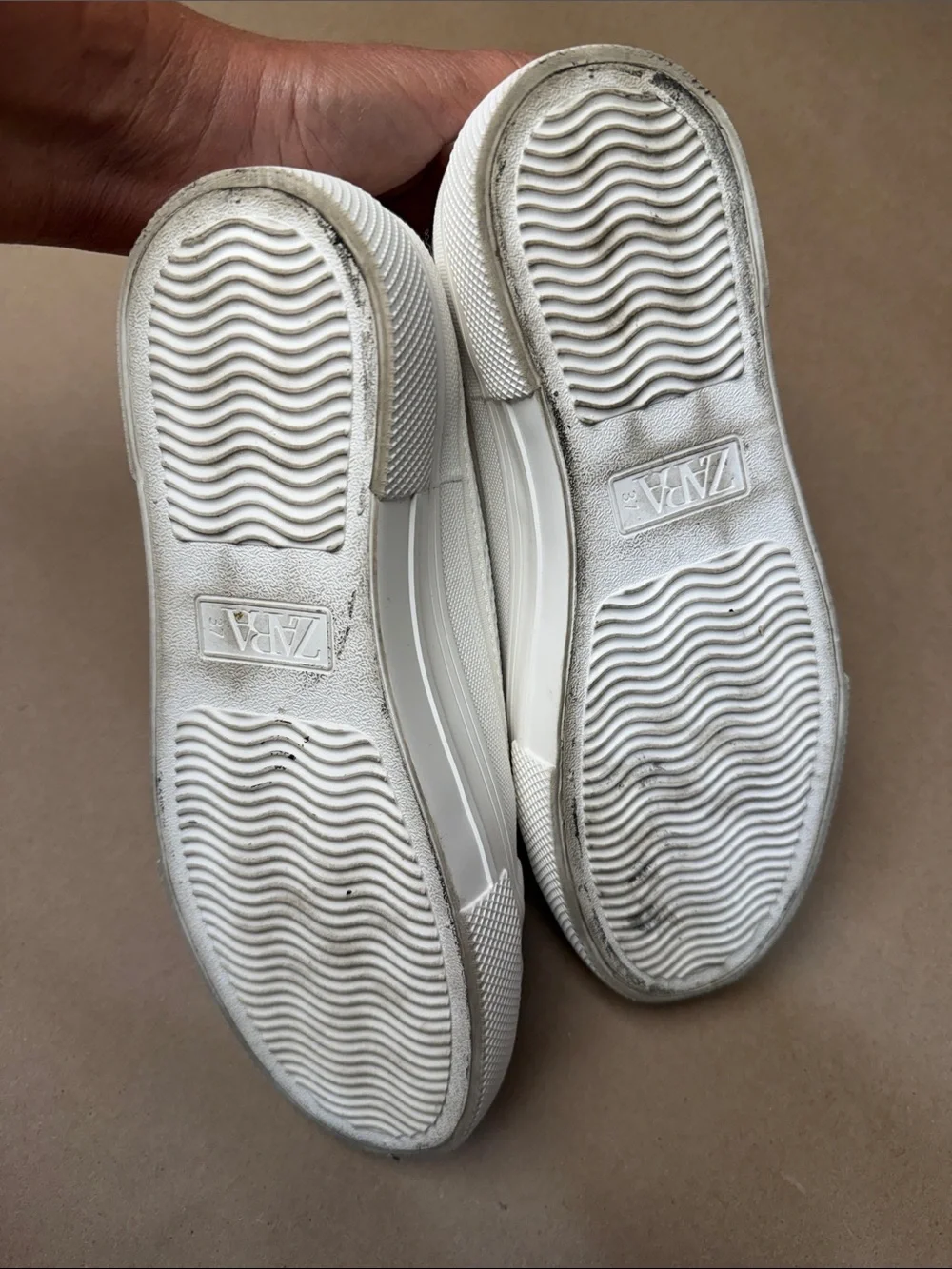 Zara eyelets up height