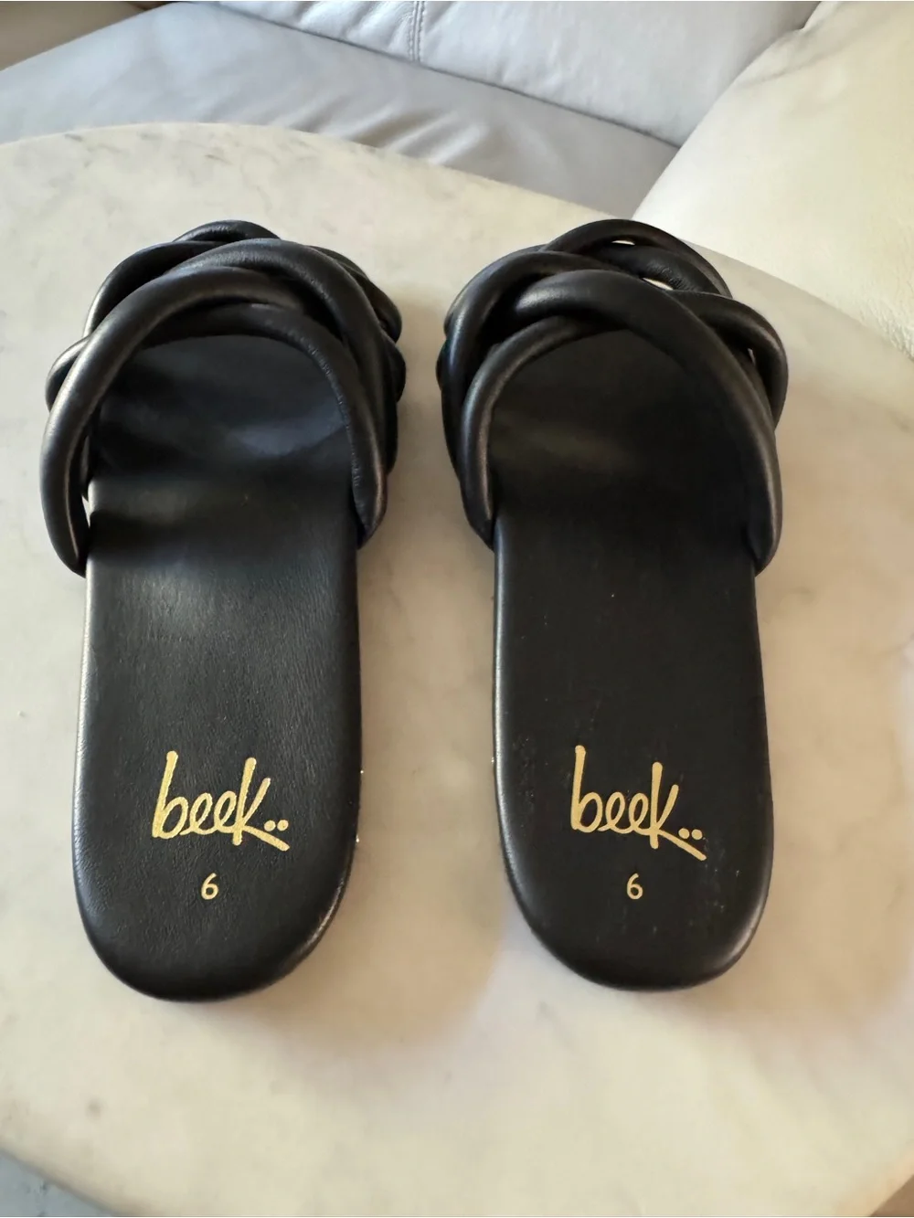 beek puffback black