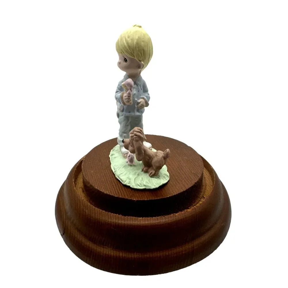 PMI this figurine
