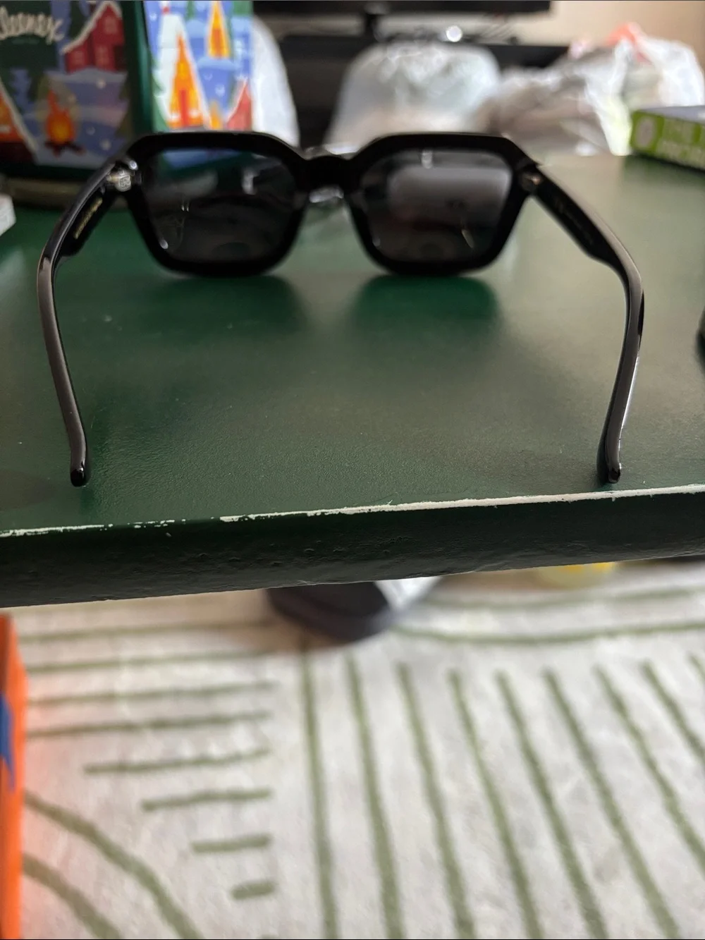 N/A stylish black