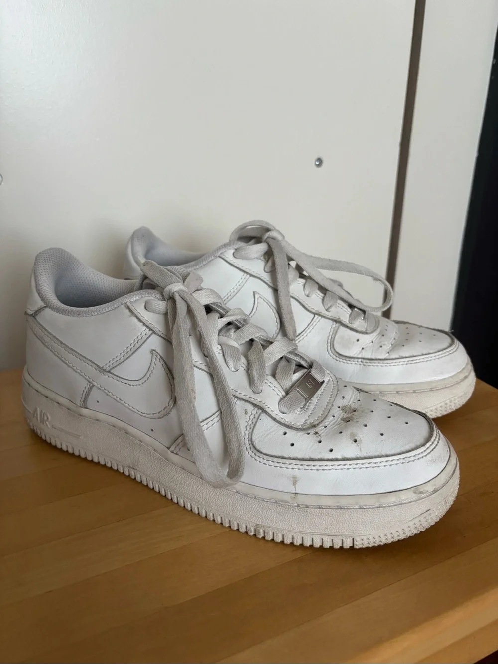Nike white air