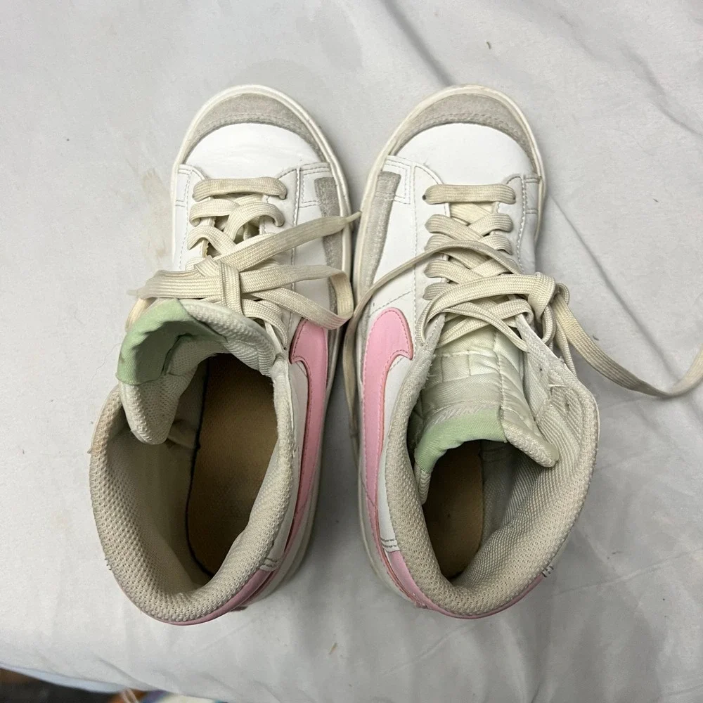 Nike Blazer‎ Mid Youth Shoes White Pink Casual Sneakers DA4086 106 Size 4.5Y