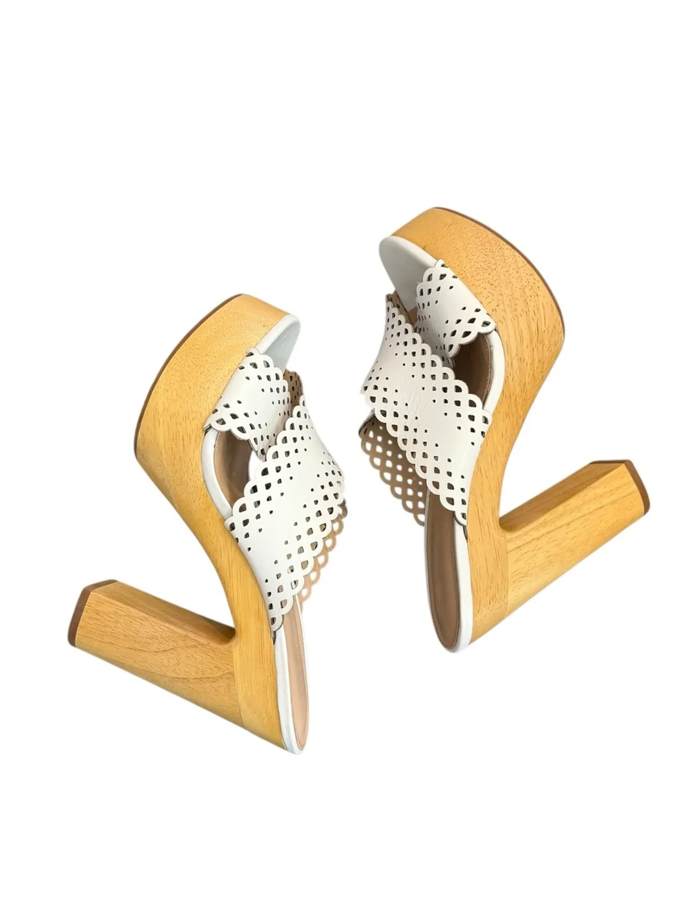 Veronica Beard scalloped perforated