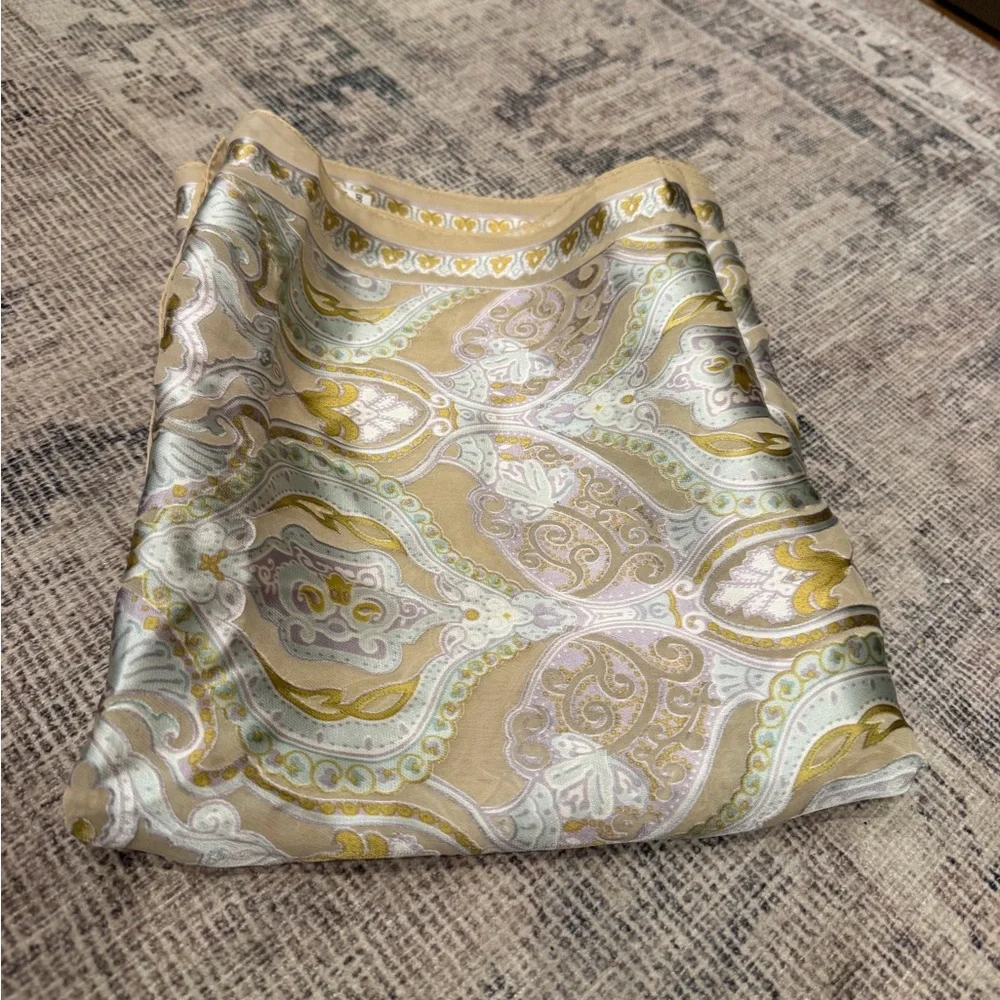 The Unbranded Brand beautiful paisley