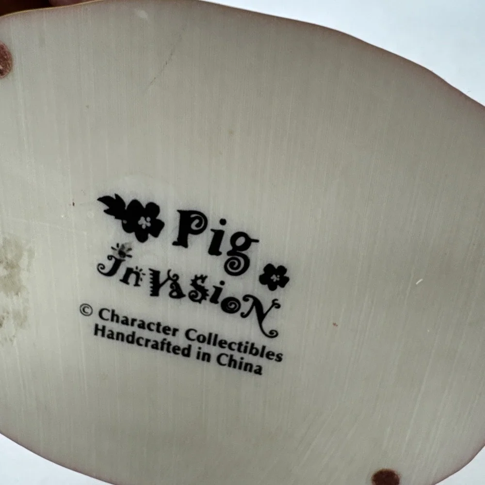 Pig Invasion excellent coming