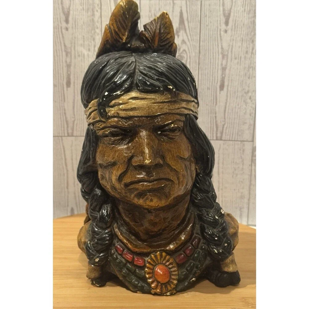 VTG 1966 Universal Statuary Corp. 10.5