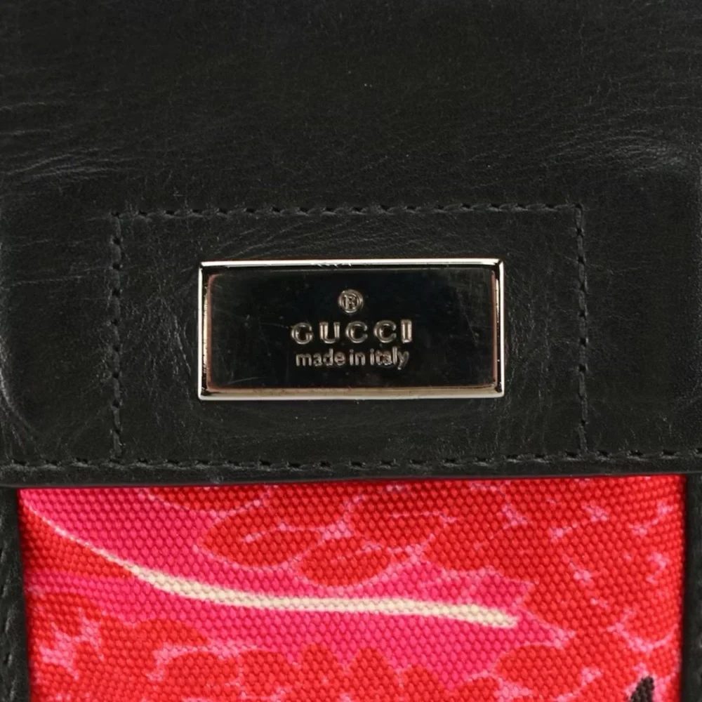 Gucci elegant case