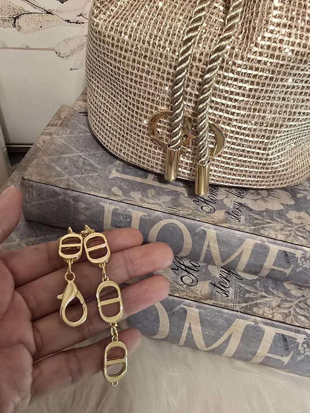 N/A stylish gold