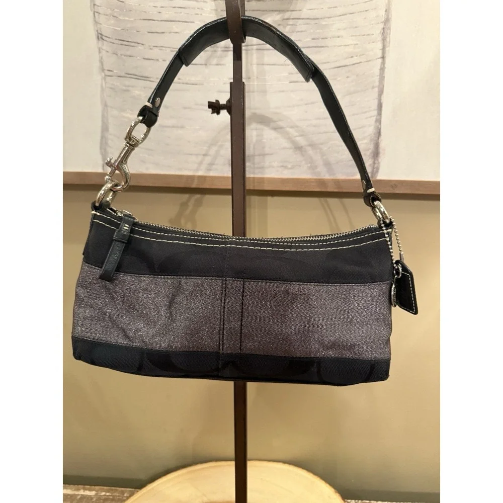 Coach signature black