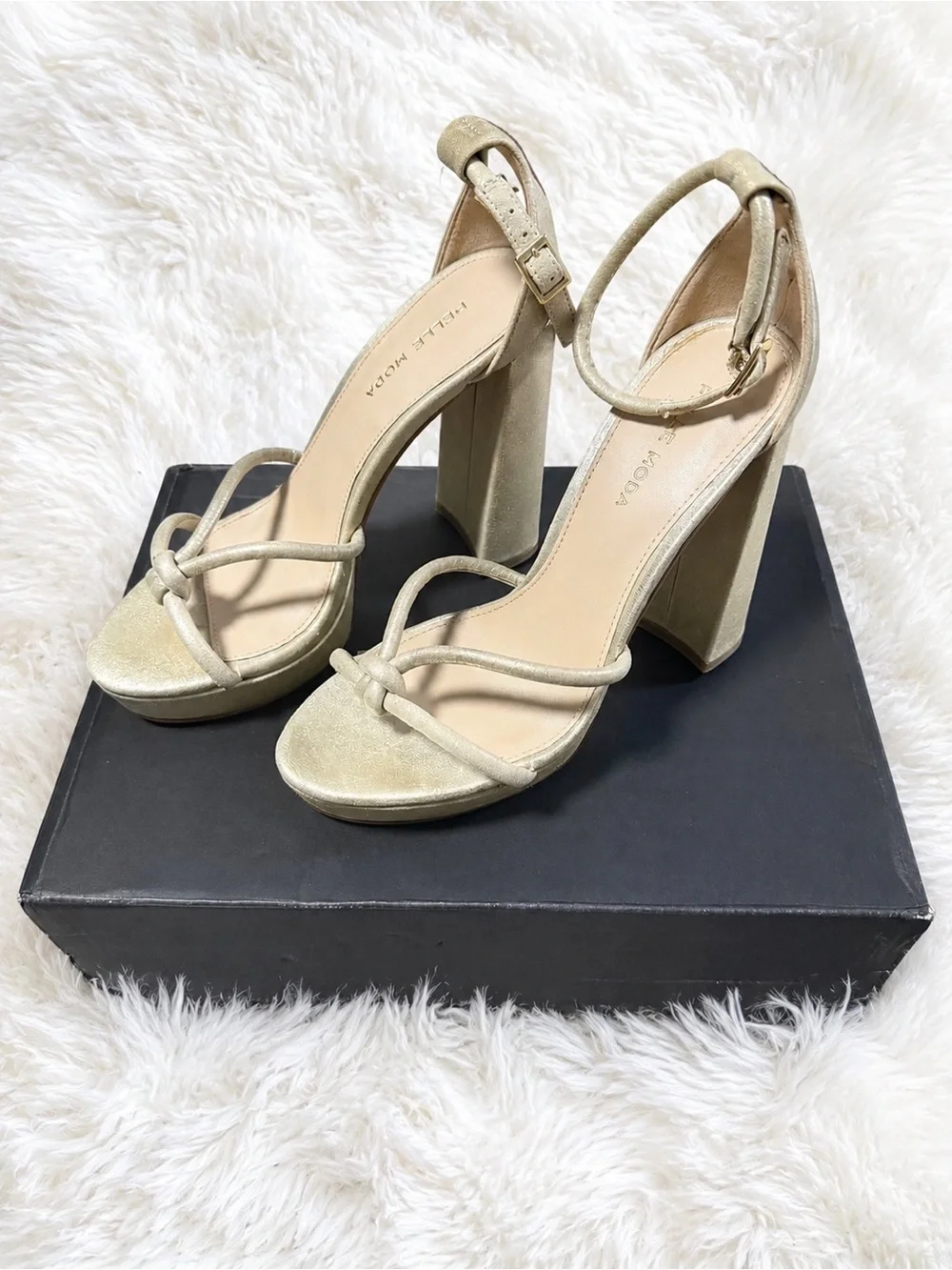 Pelle Moda stunning pelle