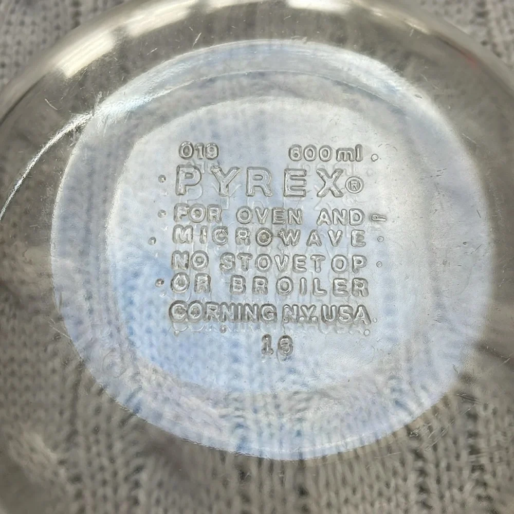 Pyrex four vtg