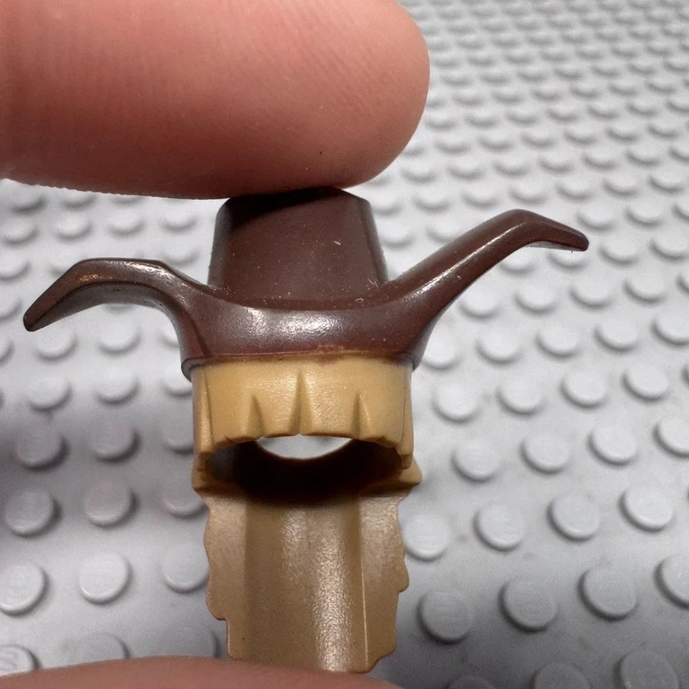 Lego LOTR The Hobbit RADAGAST Minifig Hat Beard, Brown Pants and Cape 79014 Only