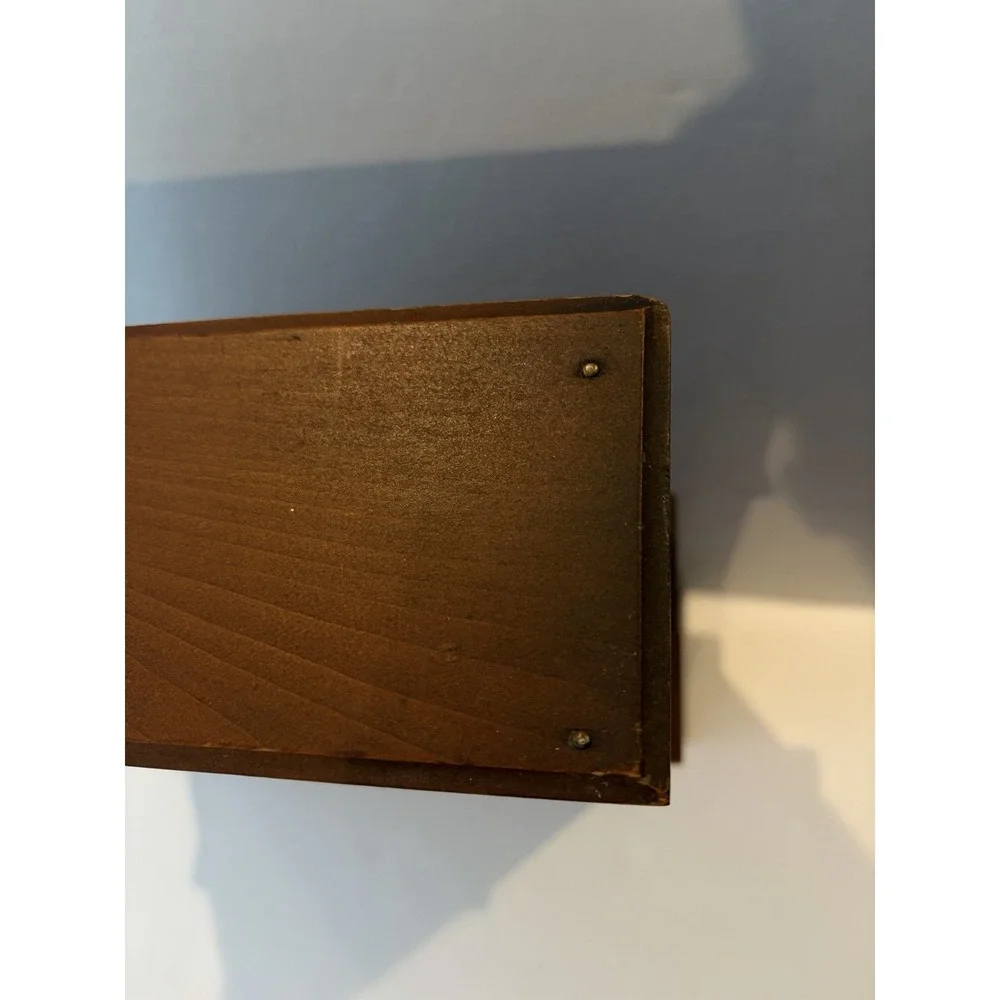 N/A this wooden