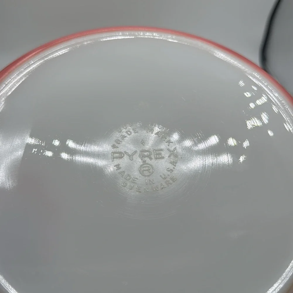 Pyrex #909 9-inch Pie Plate “Flamingo” made in USA