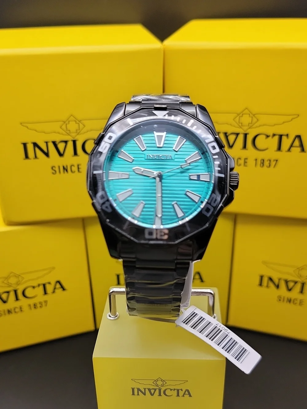 NEW 79017 ⌚️ Invicta Pro Diver Black Meridian Tiffany Aqua Textured 46mm Dial